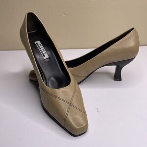 Nine West Tan Pumps Leather Corporate Career Timeless Classic High Heels 7
